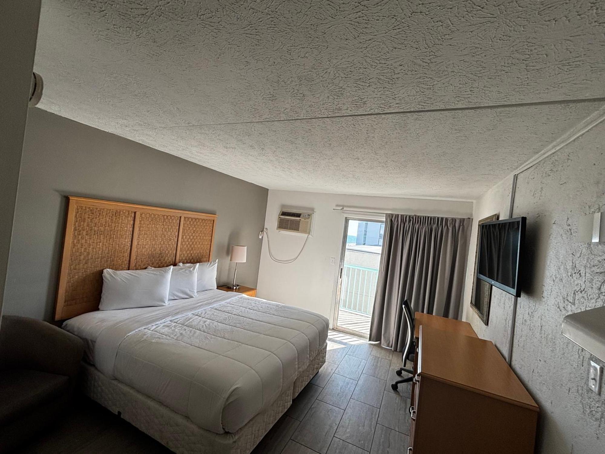 Southern Breeze Ocean Front Hotel Myrtle Beach Exterior photo