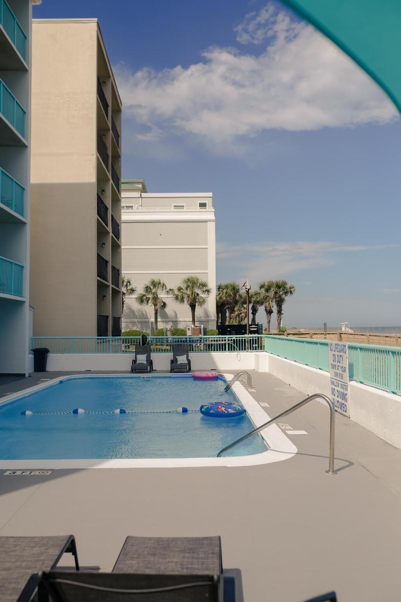Southern Breeze Ocean Front Hotel Myrtle Beach Exterior photo