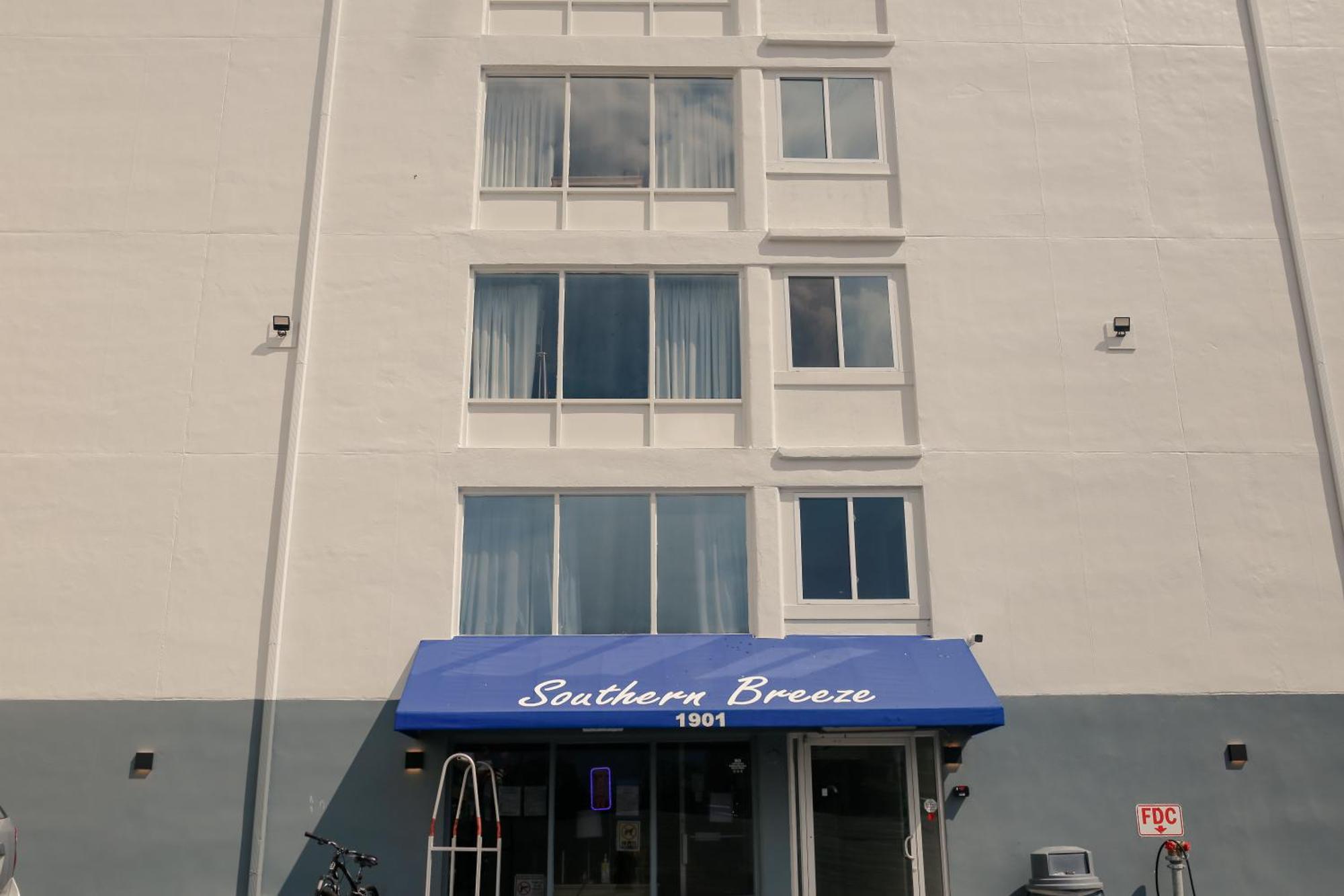 Southern Breeze Ocean Front Hotel Myrtle Beach Exterior photo