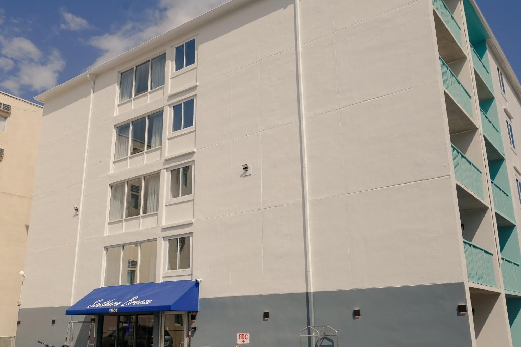 Southern Breeze Ocean Front Hotel Myrtle Beach Exterior photo