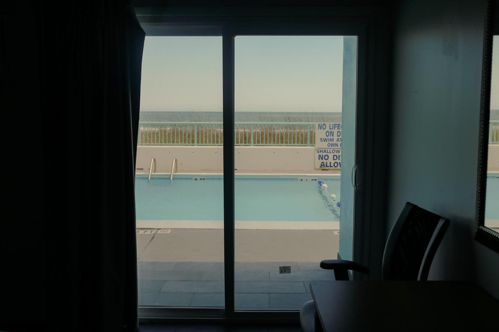 Southern Breeze Ocean Front Hotel Myrtle Beach Exterior photo